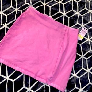 Cute pink skirt!